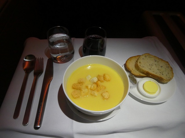 QF82 機内食