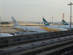 XW112　関西空港