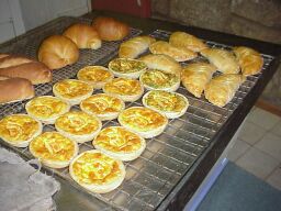 焼き立てのパン