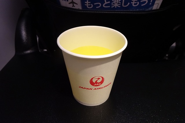 日本航空エコノミークラス機内食