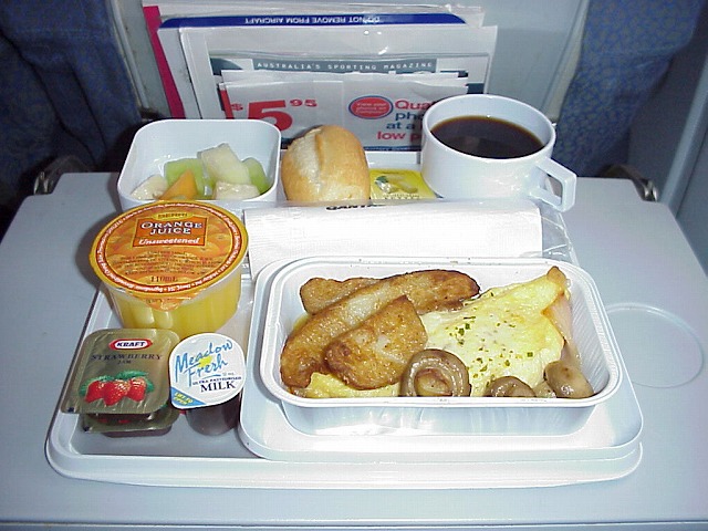 カンタス航空エコノミークラス機内食 QF411