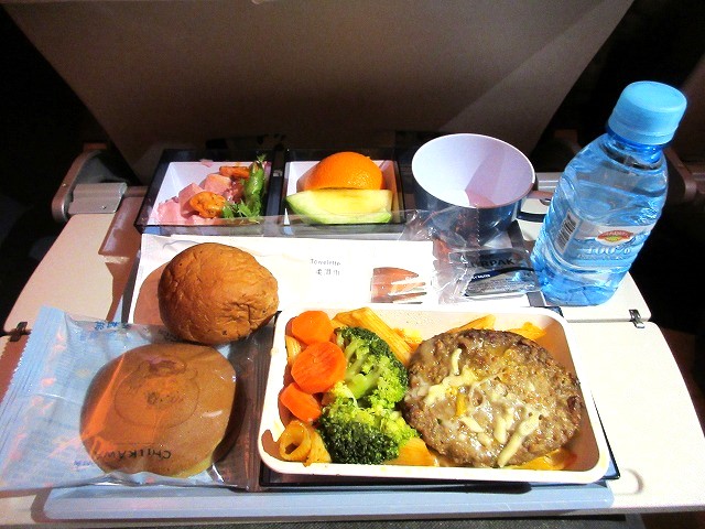 CI53 機内食