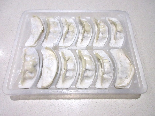 12個入り冷凍餃子