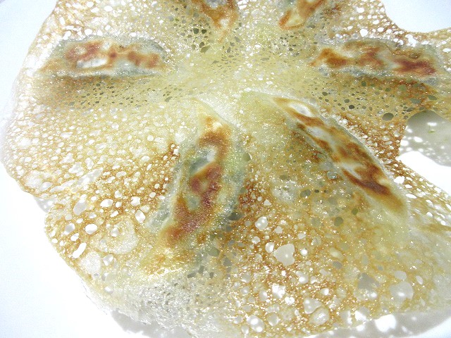 羽根付き餃子