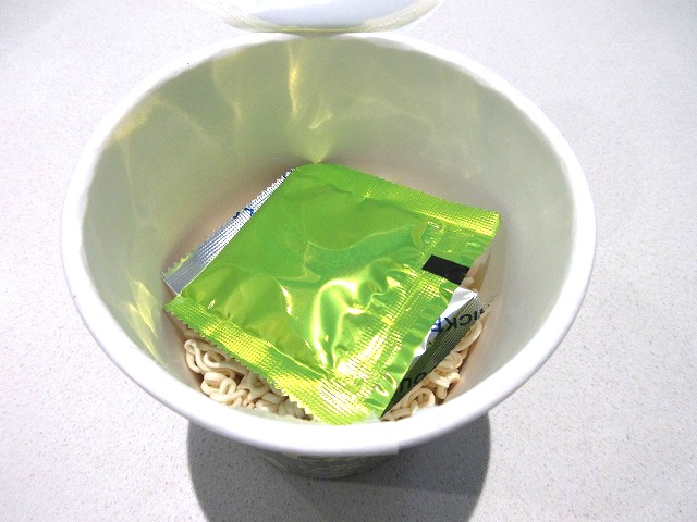 Coles インスタントカップ麺