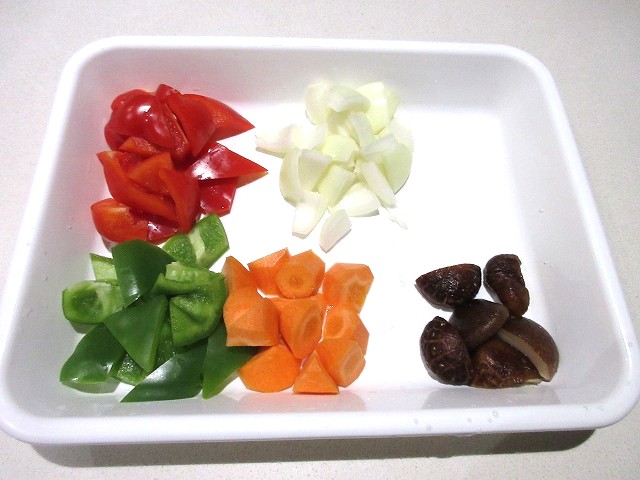 野菜をカット