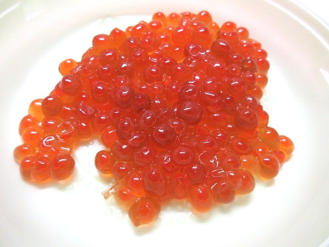 ごはんといくらは分けられていました