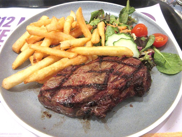 Rump steak and chips