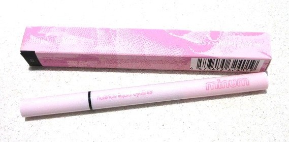 minum（ミニュム）リキッドアイライナー
