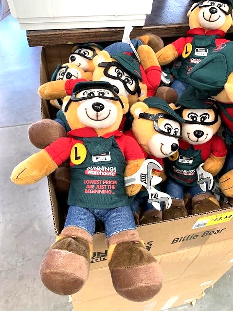 バニングスのマスコット Billie Bear