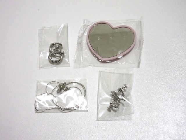 3COINS 330円(税込)