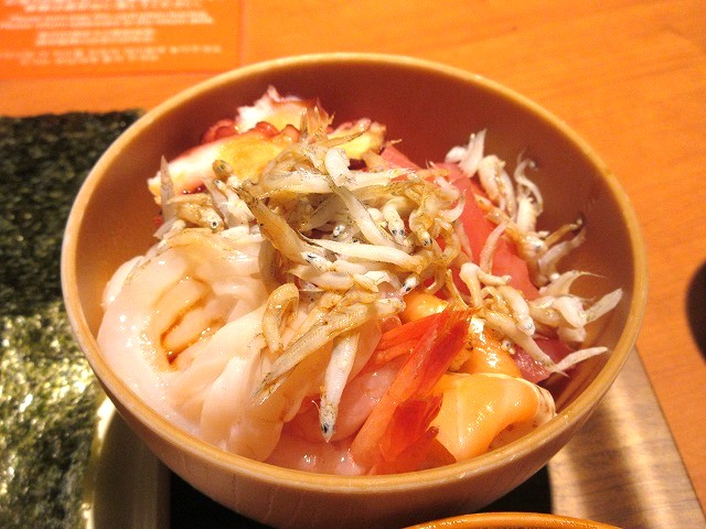 自分で作る海鮮丼