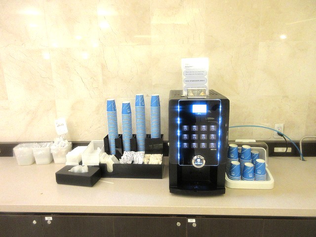 24時間利用可能のコーヒーマシン